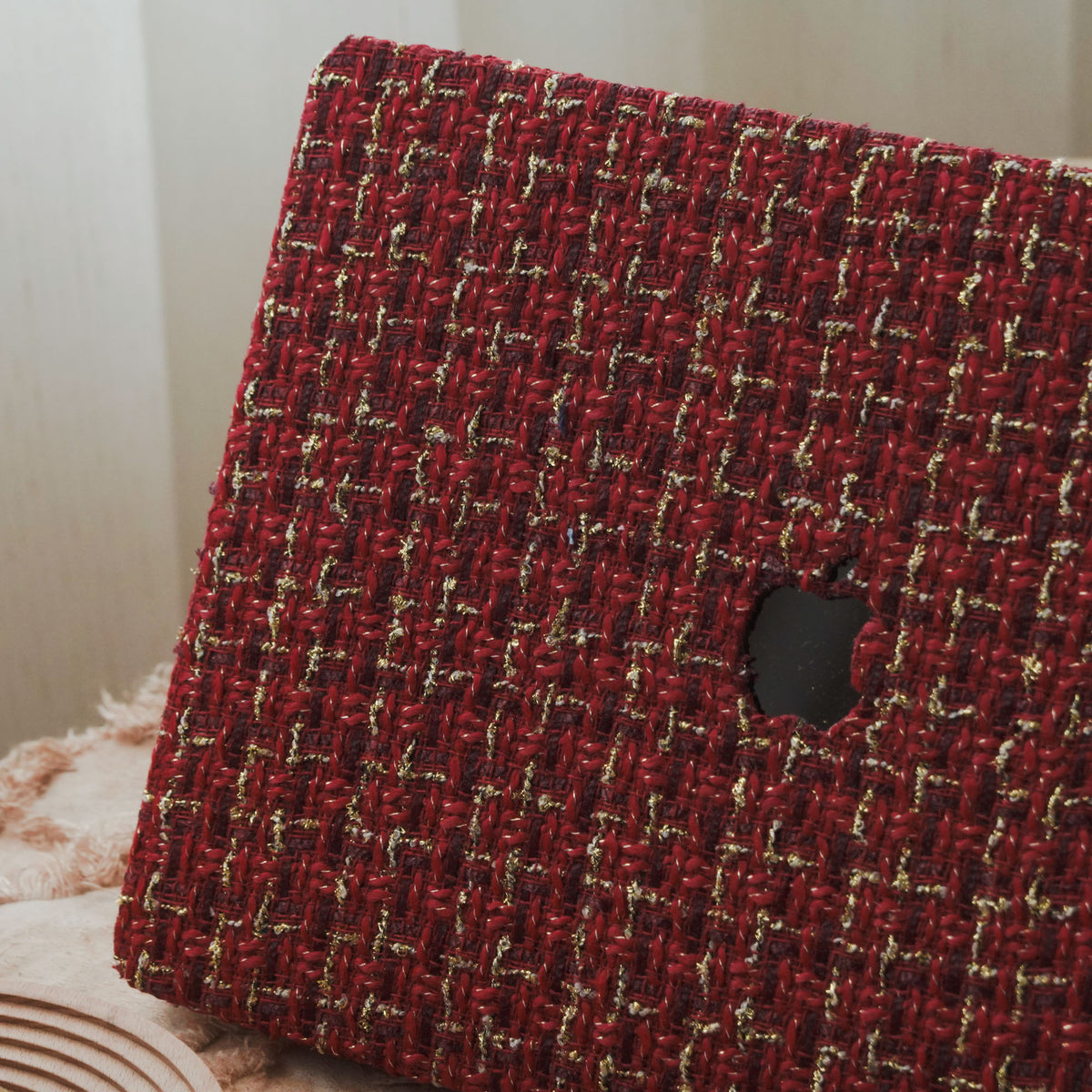 Plain Weave Chanel Style ♾ Vivid Red Yarn Woven Mac Case