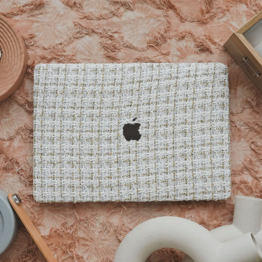 Plain Weave Chanel Style ♾ Off-White Yarn Woven Mac Case