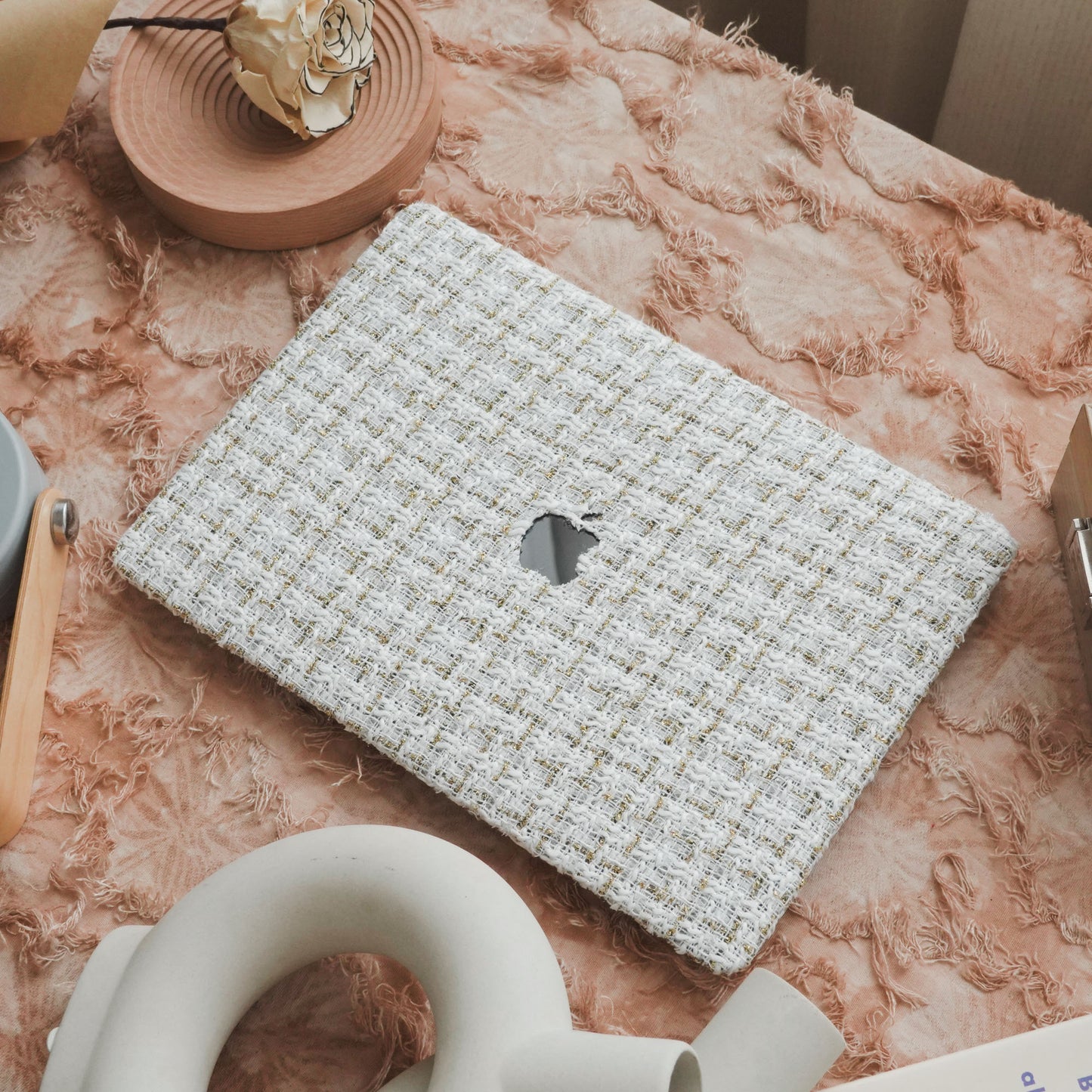 Plain Weave Chanel Style ♾ Off-White Yarn Woven Mac Case