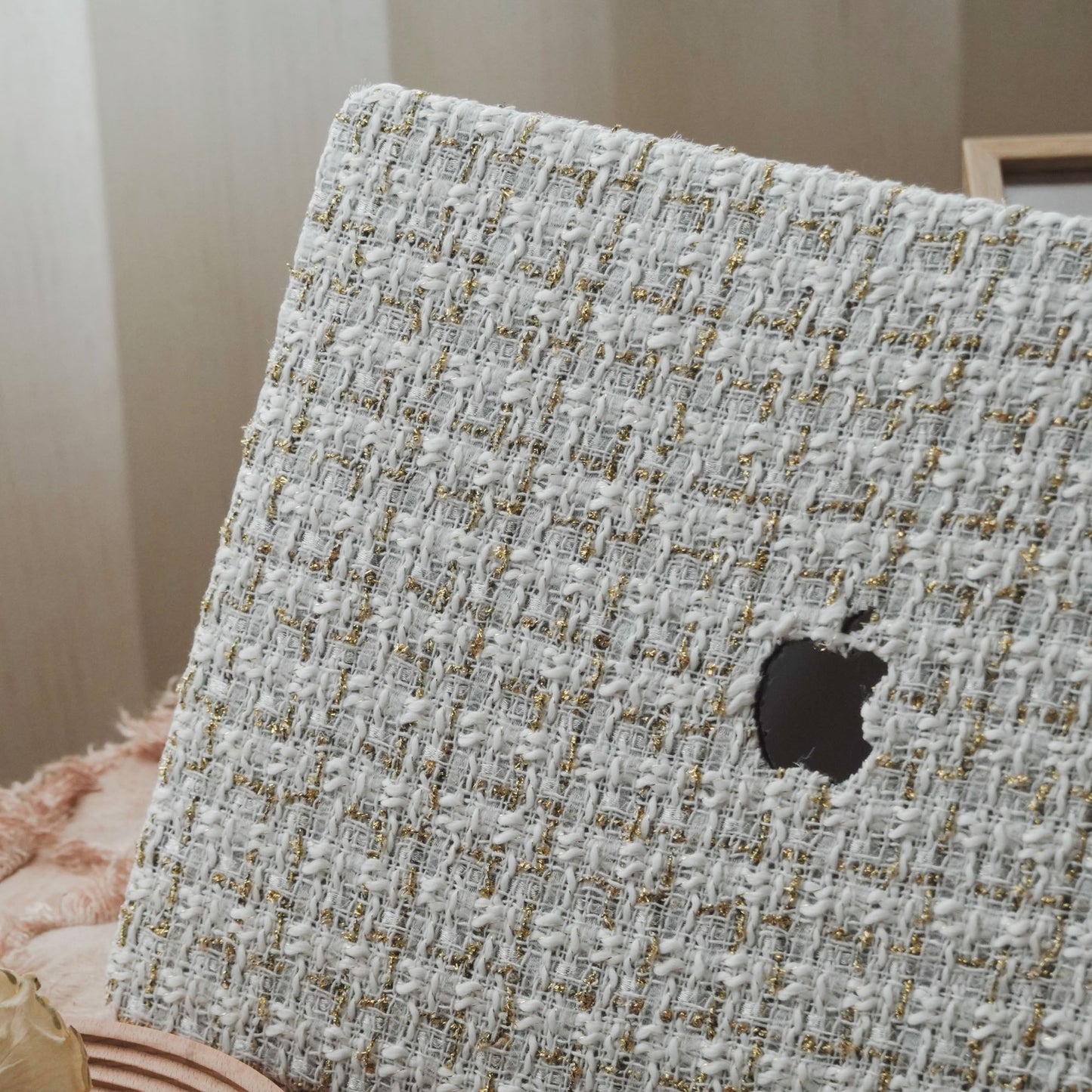 Plain Weave Chanel Style ♾ Off-White Yarn Woven Mac Case