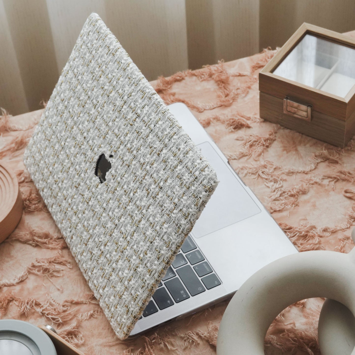 Plain Weave Chanel Style ♾ Off-White Yarn Woven Mac Case