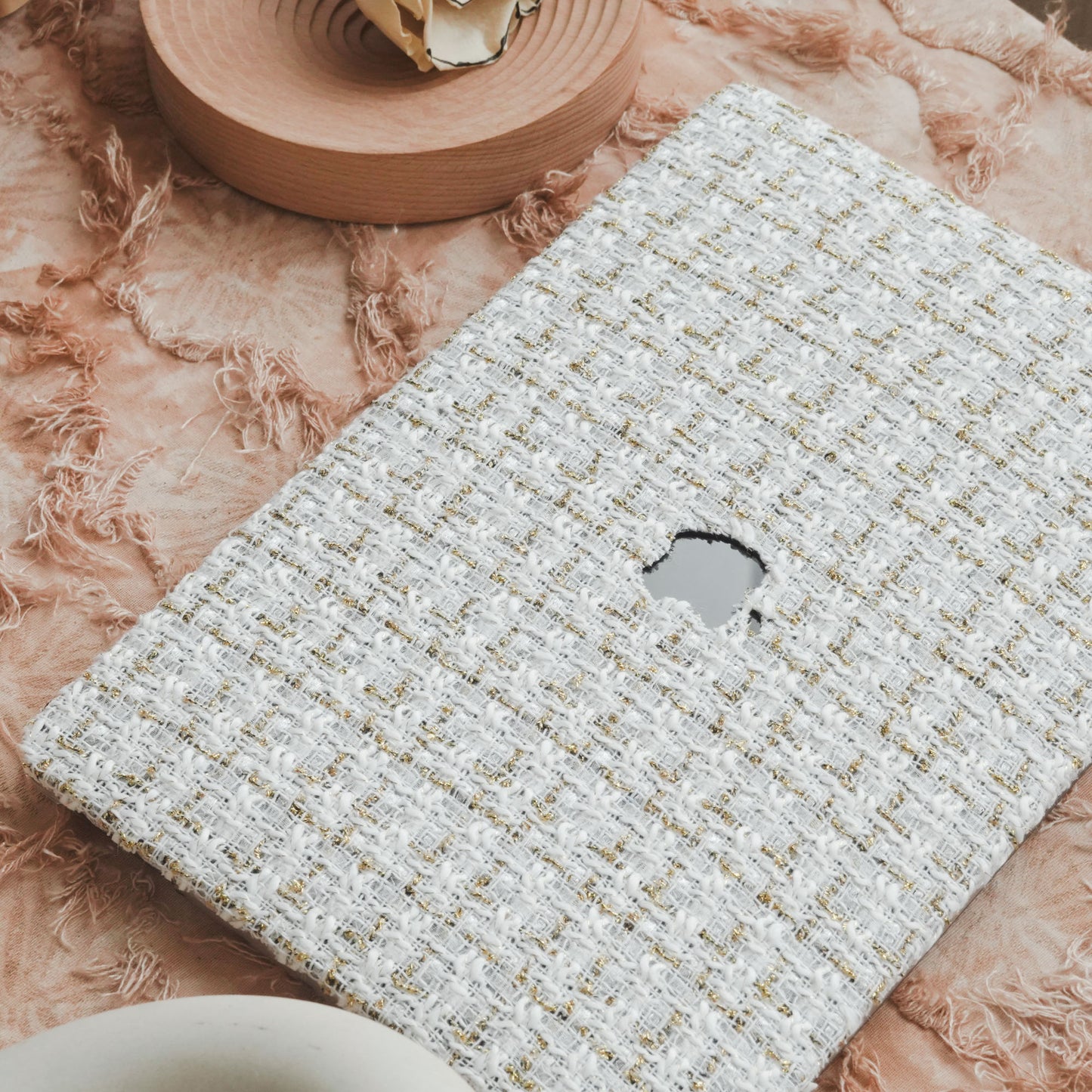 Plain Weave Chanel Style ♾ Off-White Yarn Woven Mac Case