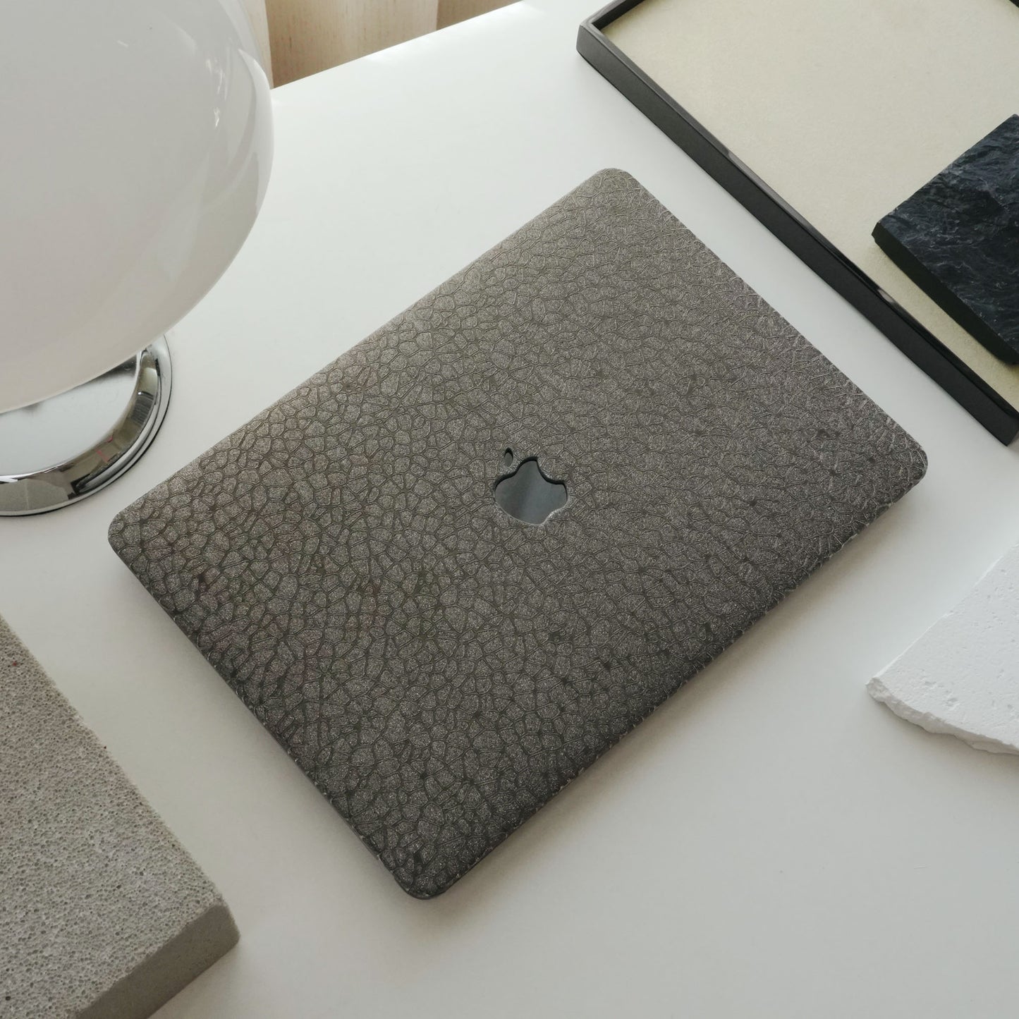Fine leather pebble texture ♾ iron gray finish Macbook case