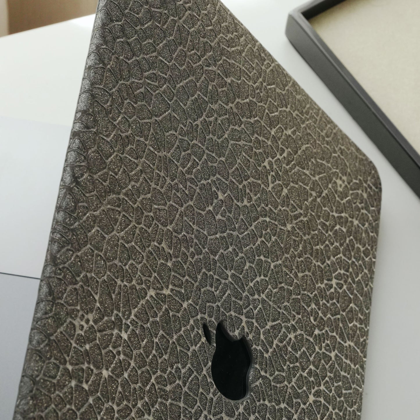 Fine leather pebble texture ♾ iron gray finish Macbook case