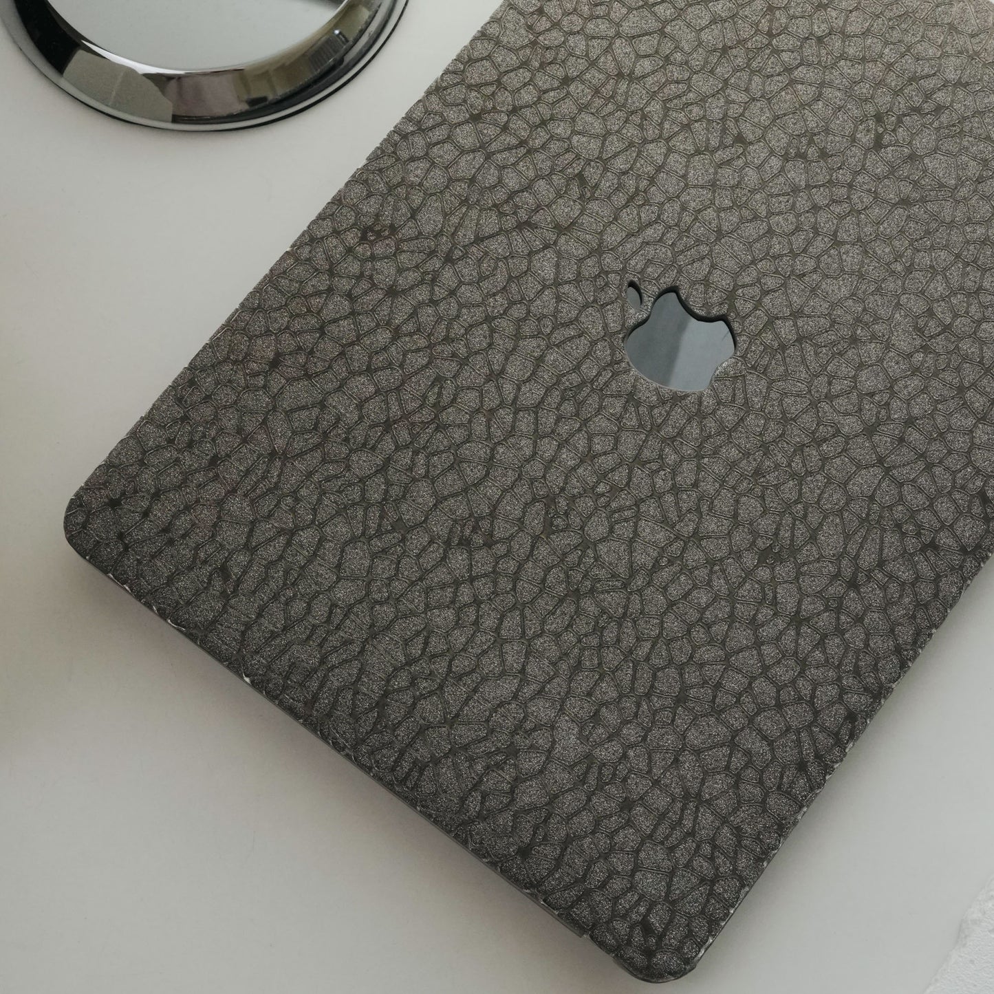 Fine leather pebble texture ♾ iron gray finish Macbook case