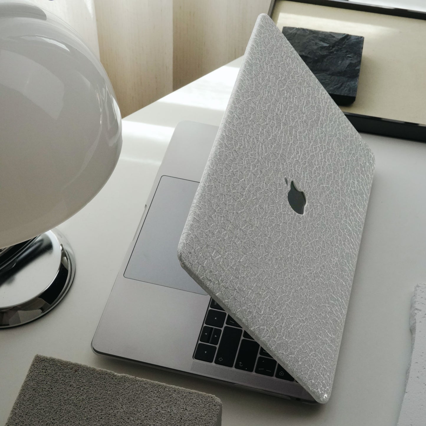 Leather pebble texture ♾ glossy silver finish Macbook case