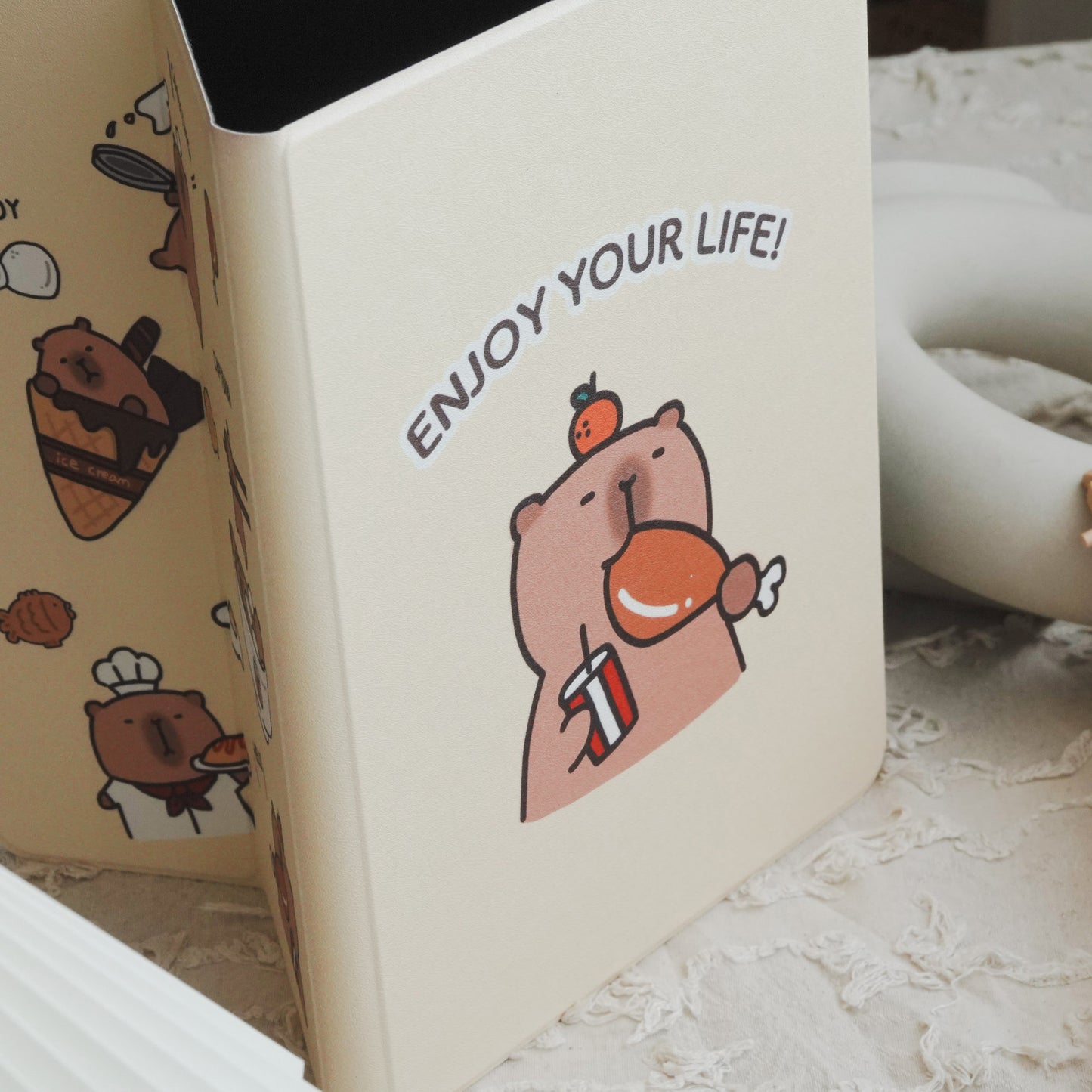 Thisisus Design Cooking Capybara Pencil Magnetic Holder iPad Case