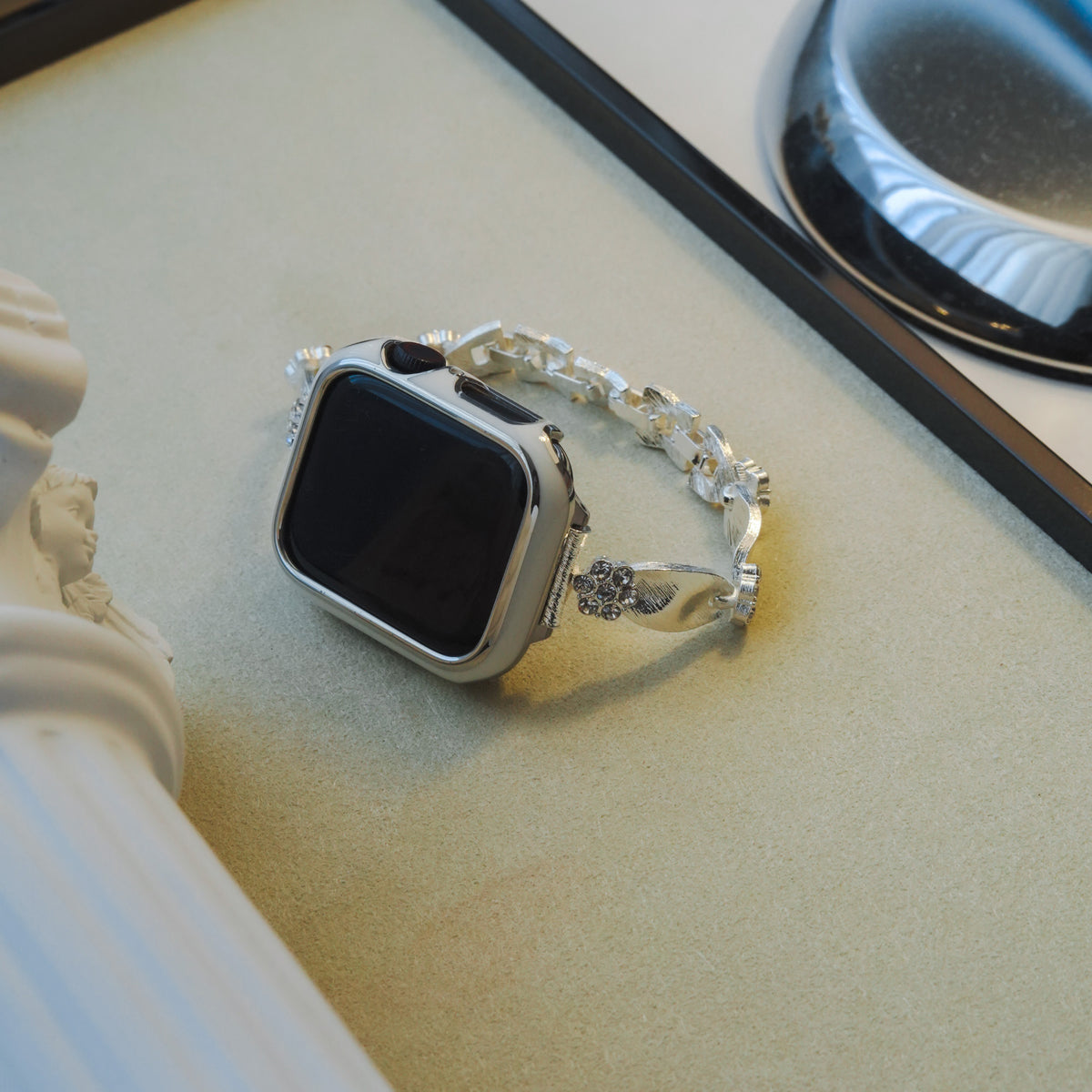 Daisy-Style Elegant Diamond-Inlaid Silver Apple Watch