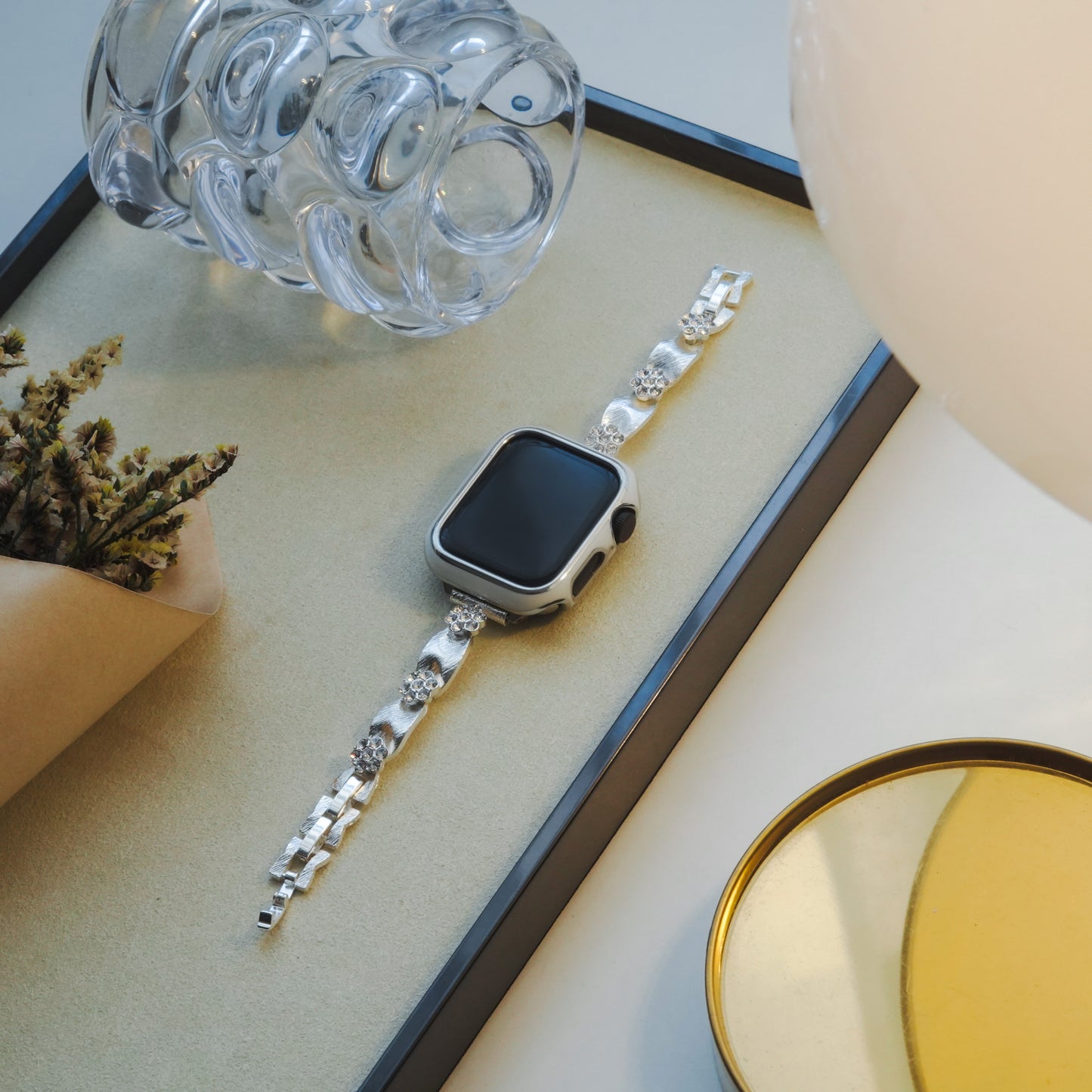 Daisy-Style Elegant Diamond-Inlaid Silver Apple Watch