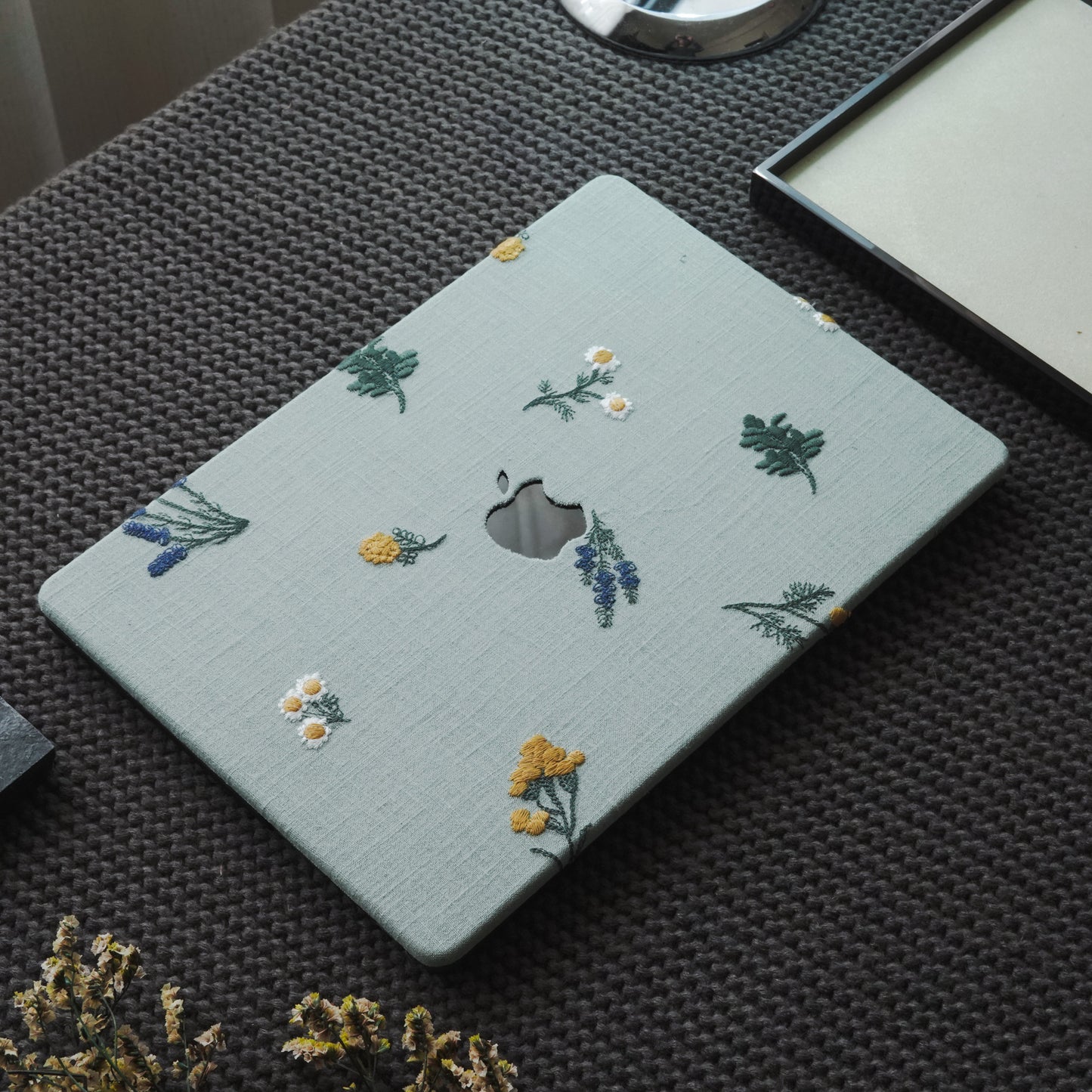 Embroidery Series ♾ Pastoral Blues American-Style Textured Stitching Mac Case