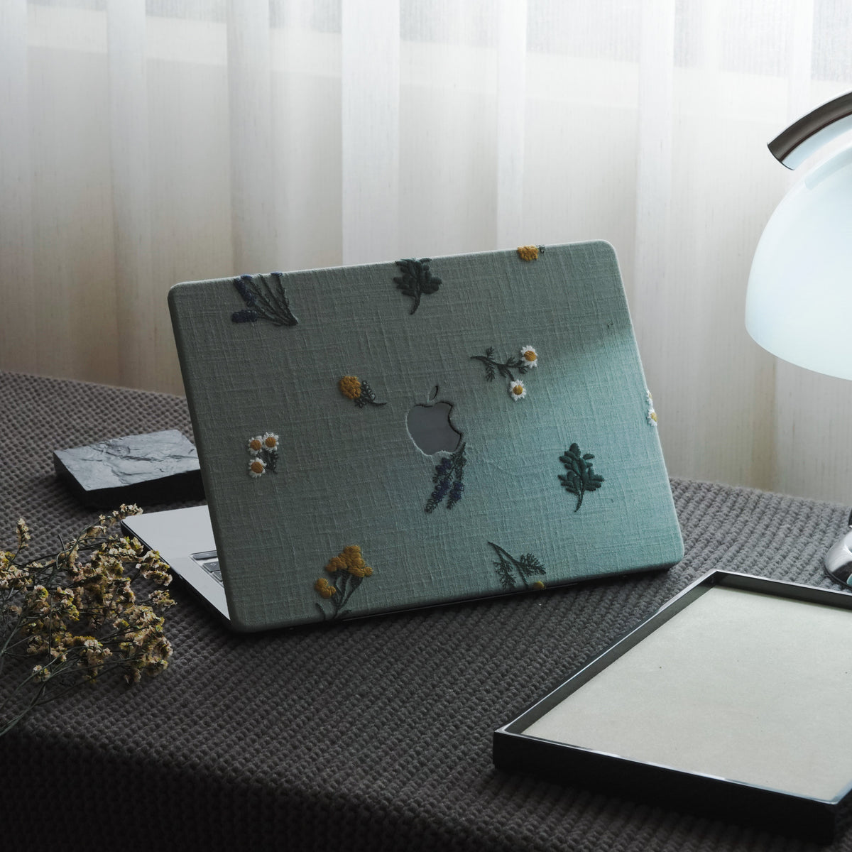 Embroidery Series ♾ Pastoral Blues American-Style Textured Stitching Mac Case