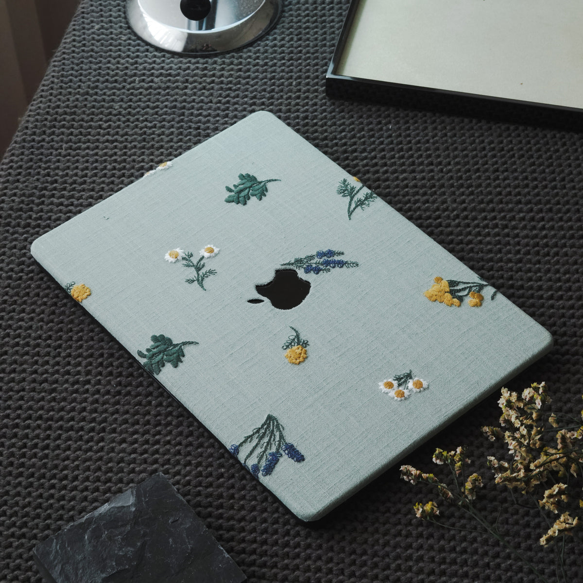 Embroidery Series ♾ Pastoral Blues American-Style Textured Stitching Mac Case