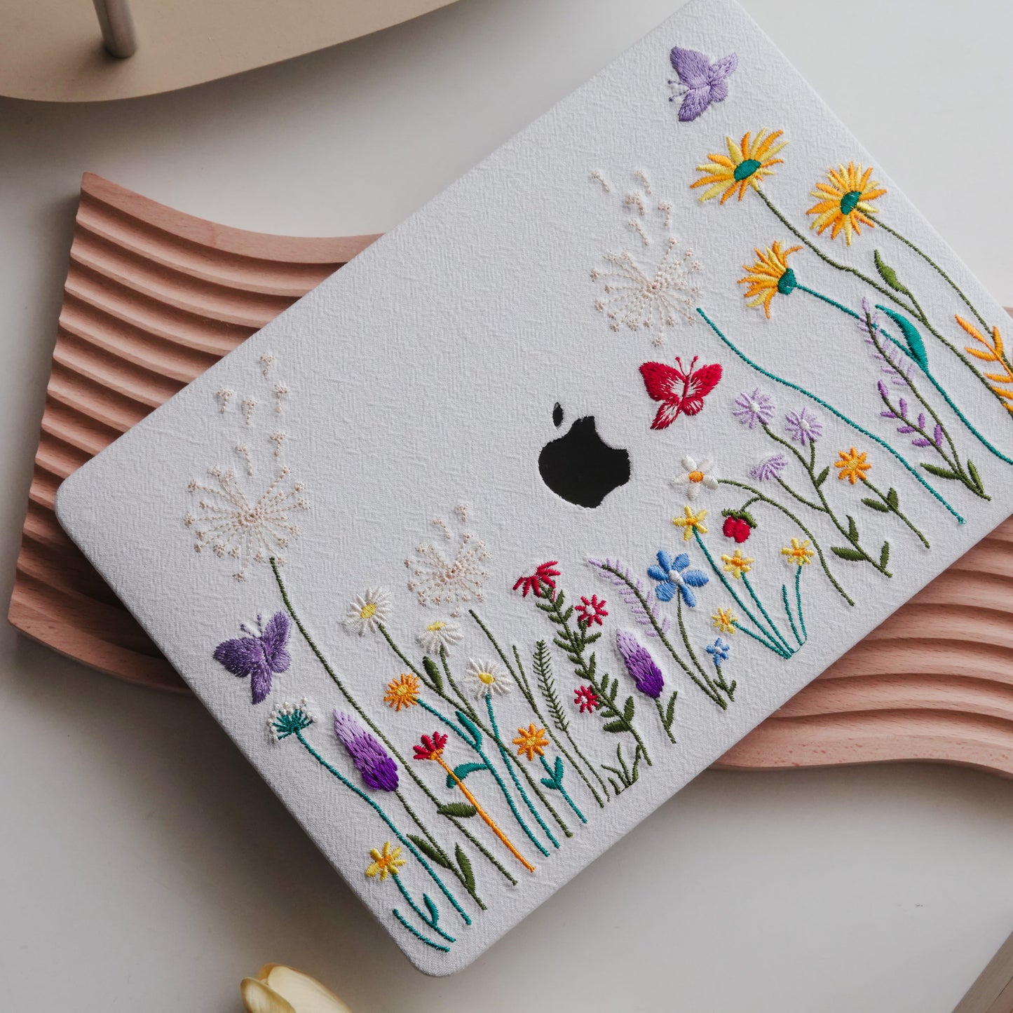 This is us Pure White Garden ♾ Textured Stitching White Mac Case