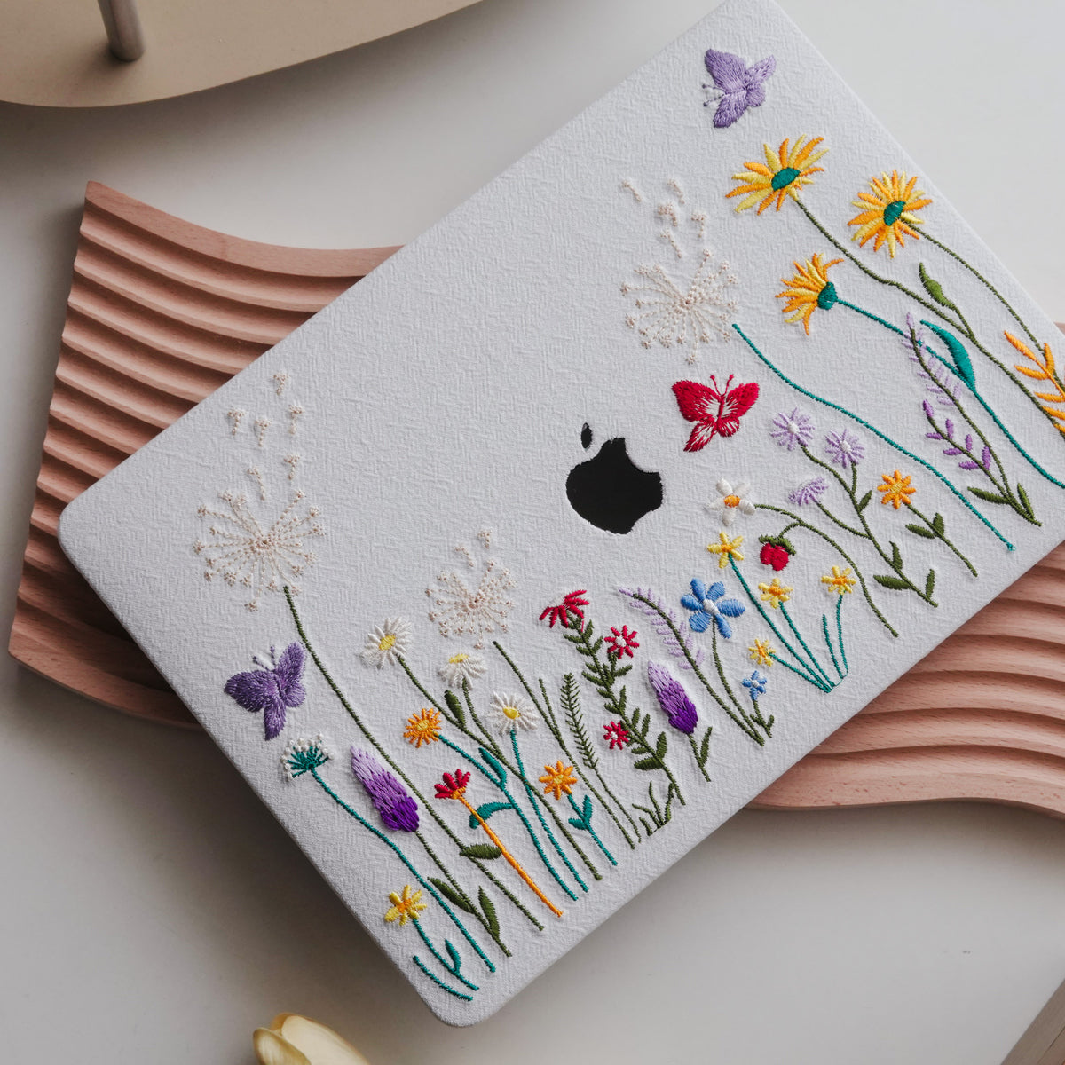 This is us Pure White Garden ♾ Textured Stitching White Mac Case