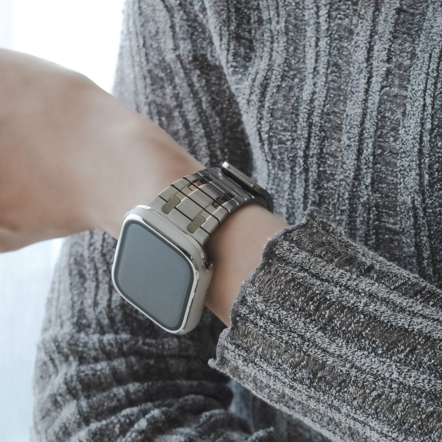 Engraved Magnetic Closure Premium Metal Apple Watch Band