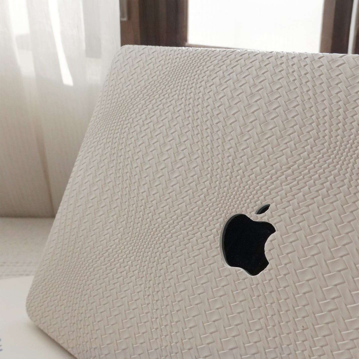Leather Series ♾ Off-White Woven Curved Pattern MacBook Case
