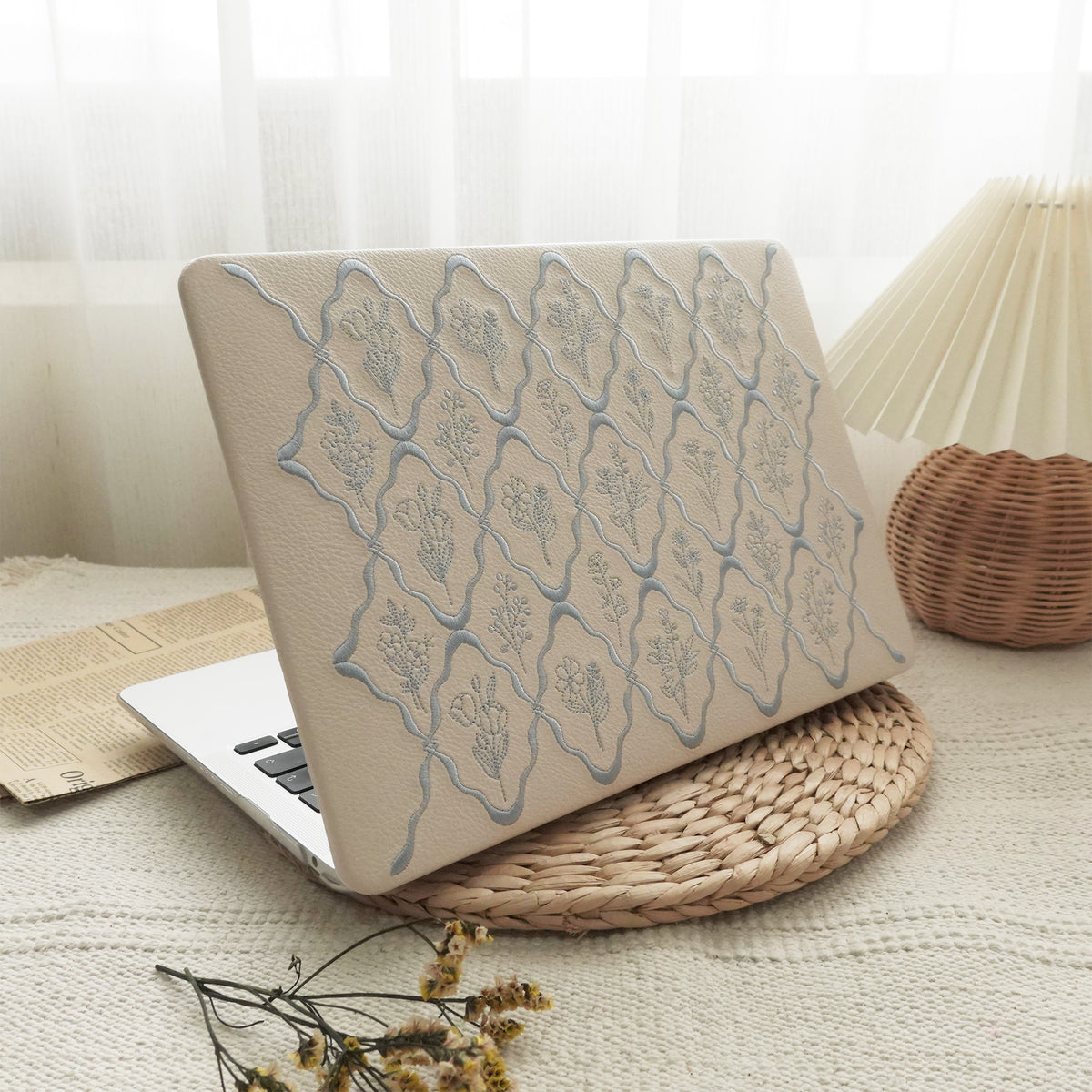 Embossed Floral Light Blue ♾ Mac Case