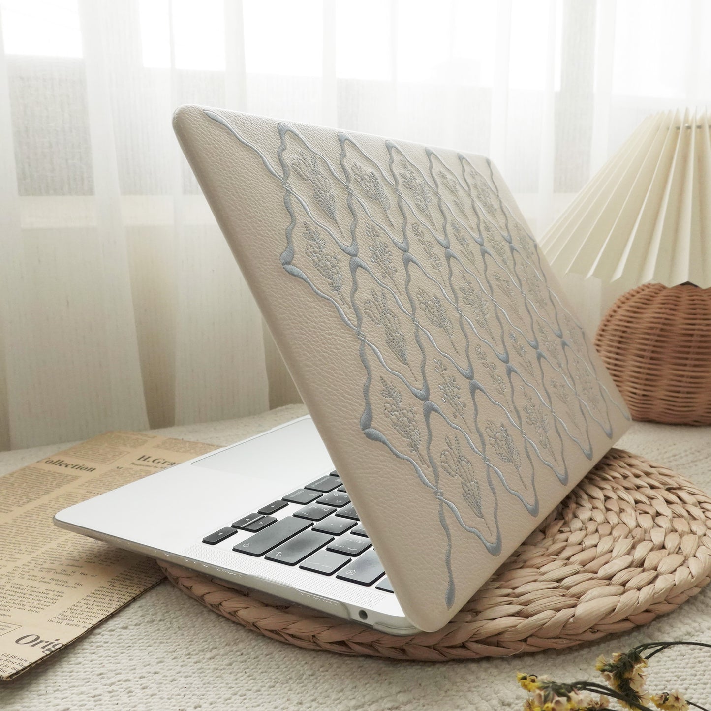 Embossed Floral Light Blue ♾ Mac Case