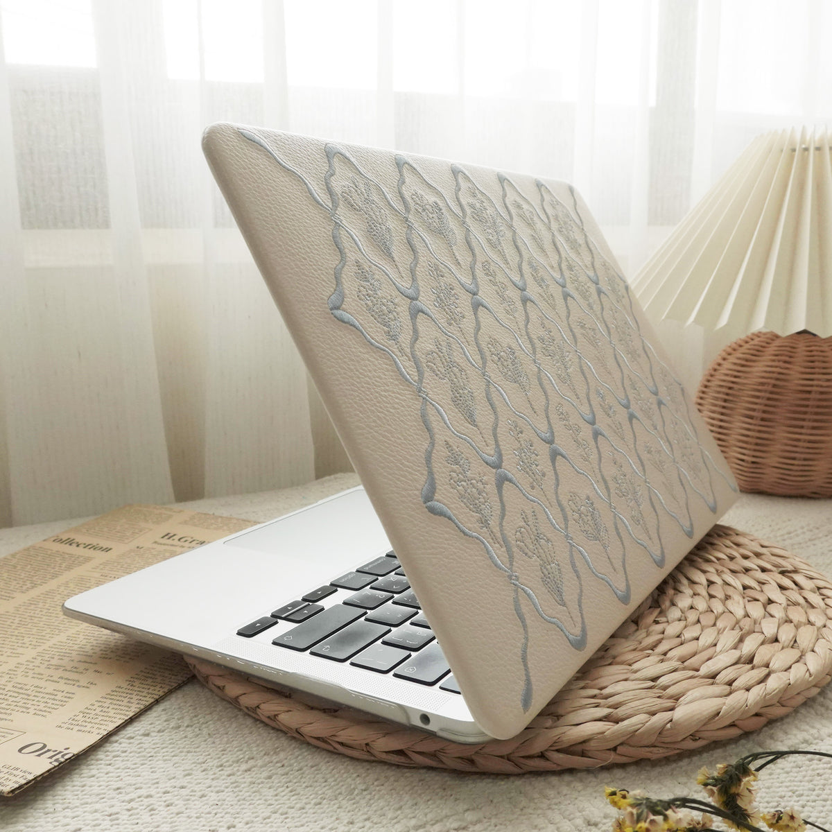Embossed Floral Light Blue ♾ Mac Case