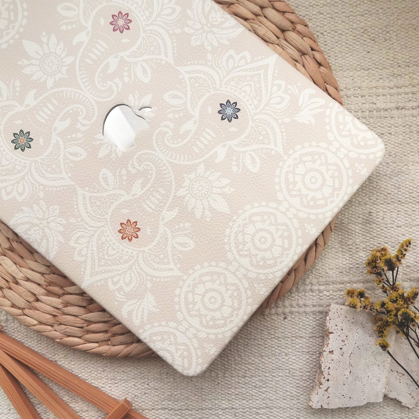 Lychee Texture Light Pink Elephant Pattern ♾ Mac Case